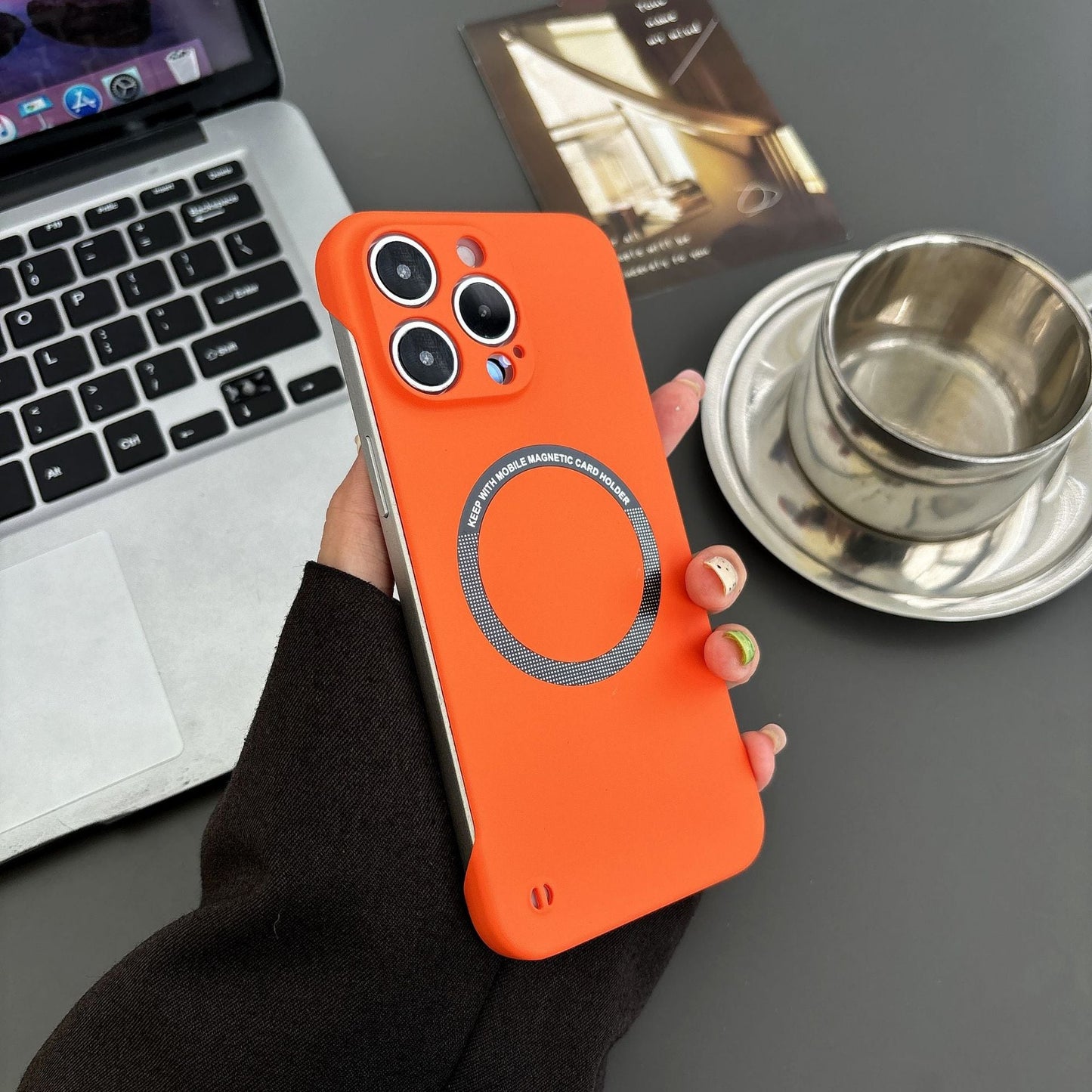 Casing Ponsel Magnetik PC Keras Ultra Tipis Tanpa Bingkai untuk iPhone
