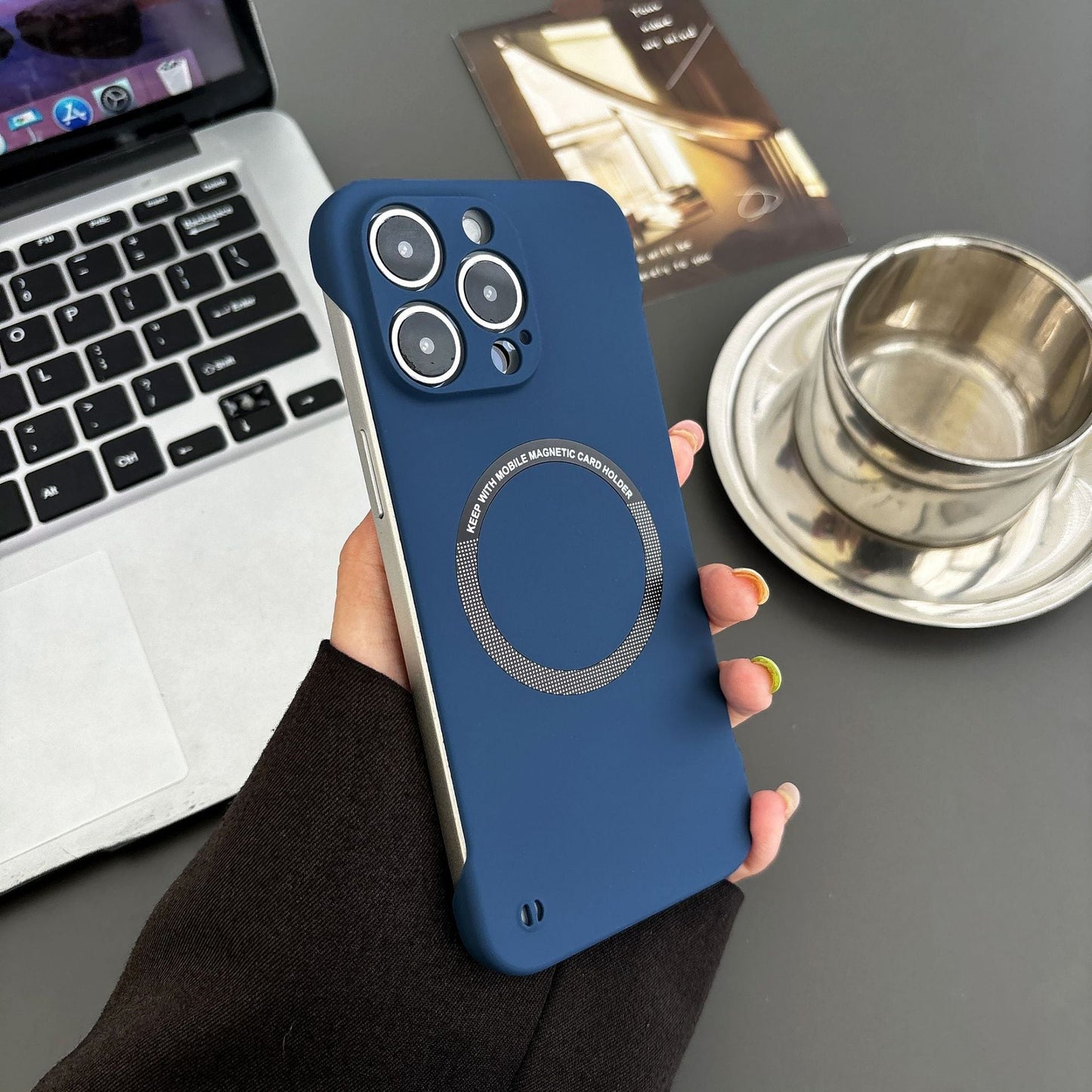 Casing Ponsel Magnetik PC Keras Ultra Tipis Tanpa Bingkai untuk iPhone