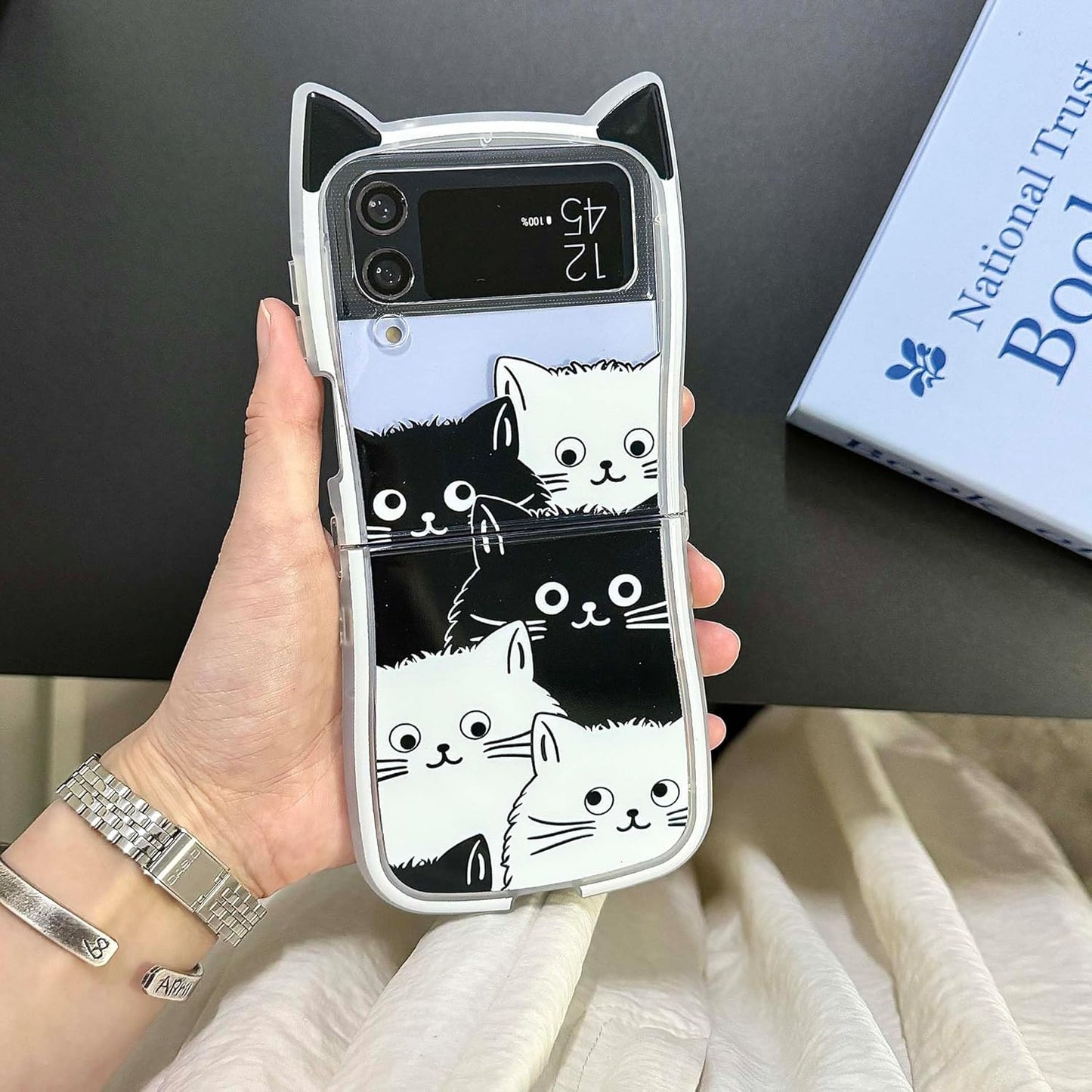 🐱[New Cat Ears] Black and White Cat Phone Case, Suitable for Galaxy Z Flip 3/Galaxy Z Flip 4/Galaxy Z Flip 5/Galaxy Z Flip 6