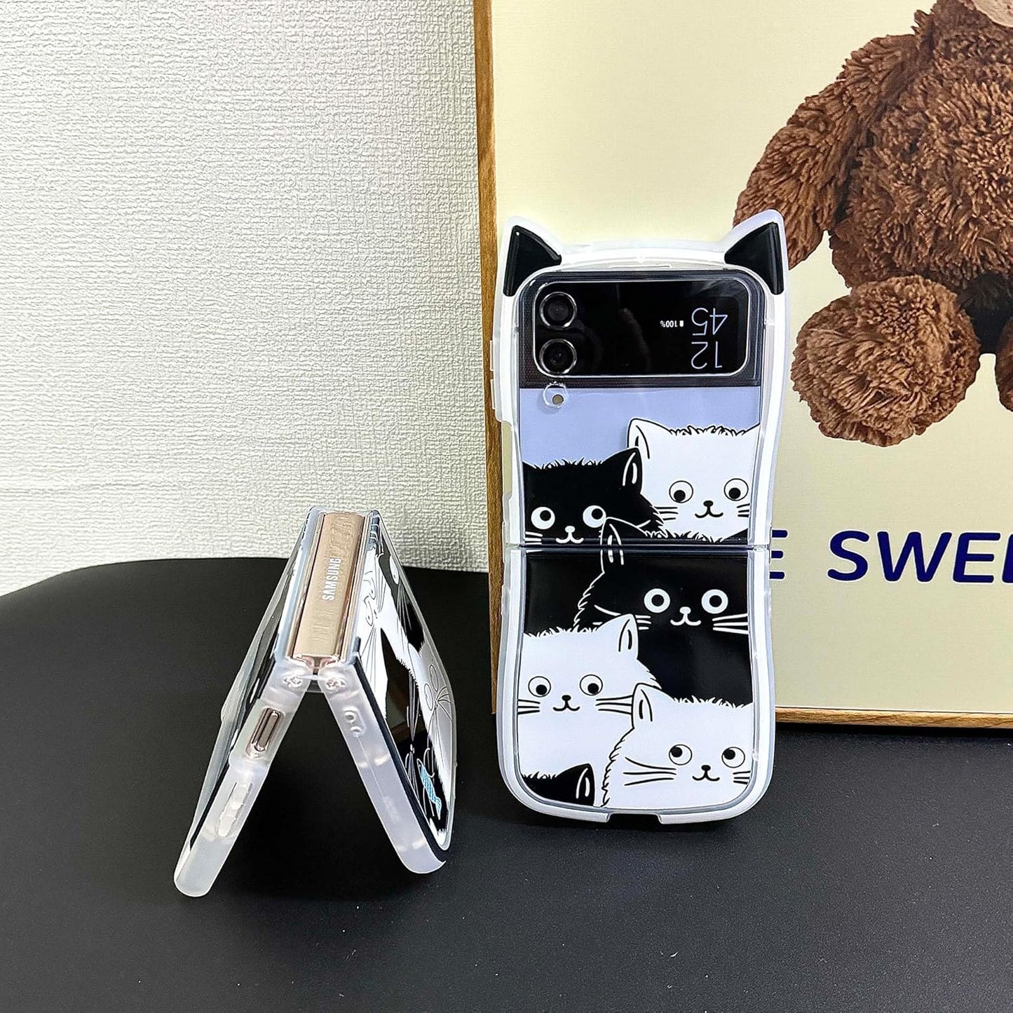 🐱[New Cat Ears] Black and White Cat Phone Case, Suitable for Galaxy Z Flip 3/Galaxy Z Flip 4/Galaxy Z Flip 5/Galaxy Z Flip 6