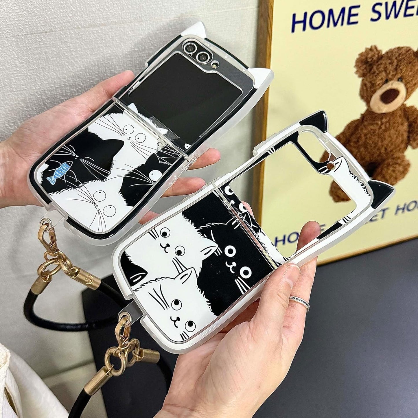 🐱[New Cat Ears] Black and White Cat Phone Case, Suitable for Galaxy Z Flip 3/Galaxy Z Flip 4/Galaxy Z Flip 5/Galaxy Z Flip 6