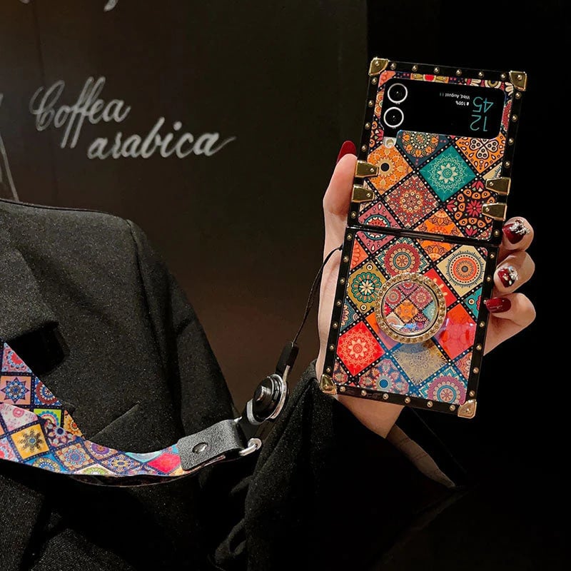 (🎁2024- Hot Sale🎁)Ethnic style zflip6/5/4/3 phone case