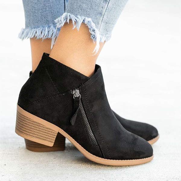 Women's boots with zip and heel